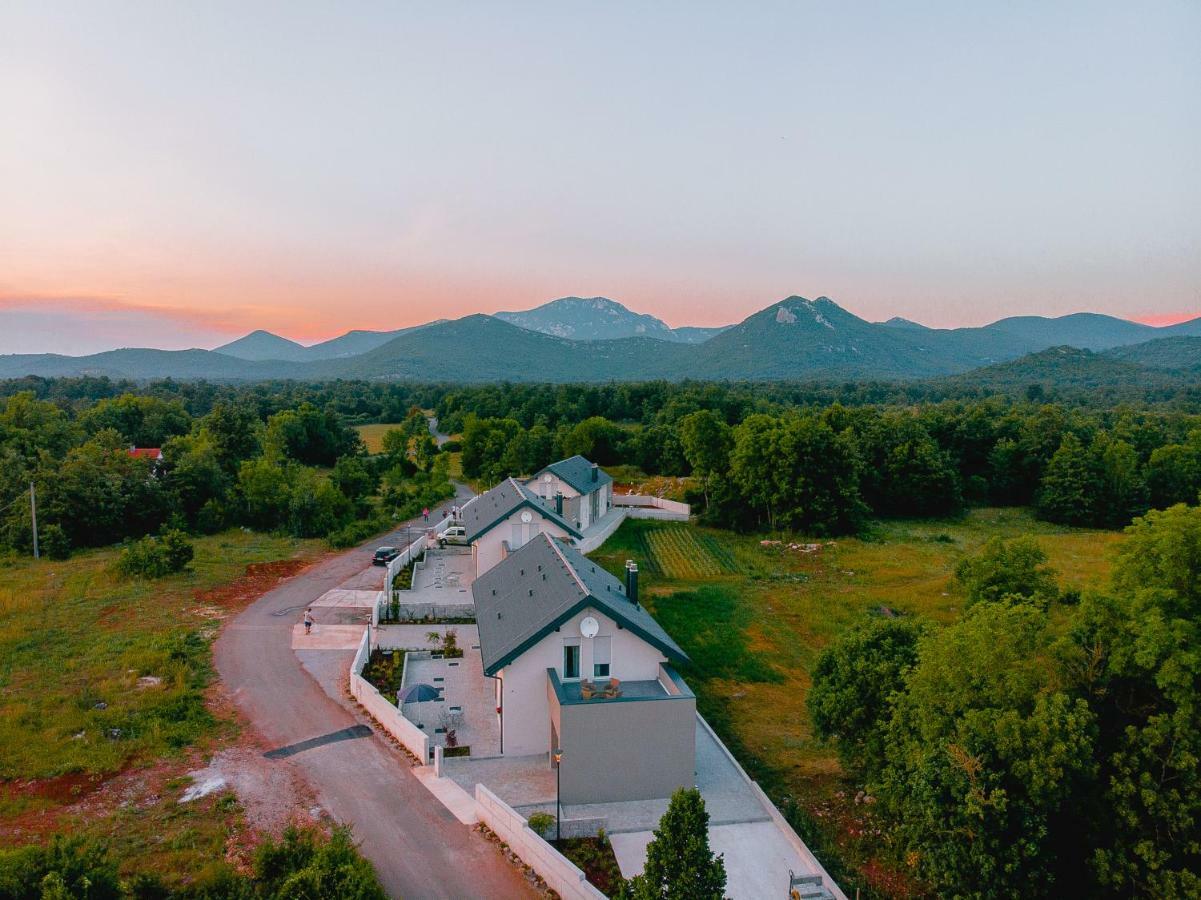 Villa Degenia Velebitica Lovinac  Esterno foto