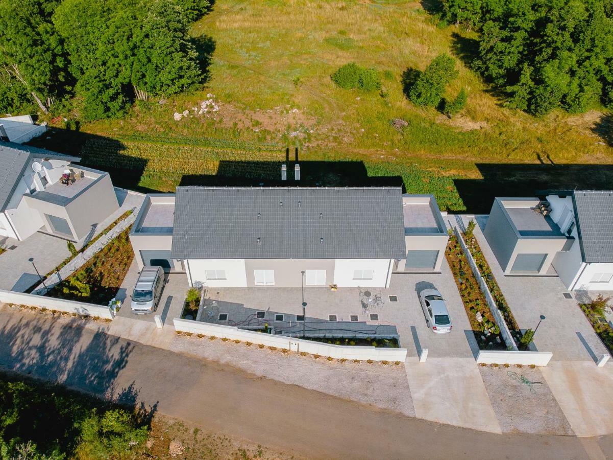 Villa Degenia Velebitica Lovinac  Esterno foto